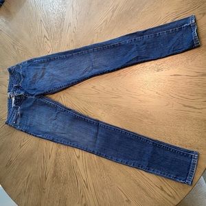 Levi’s Demi curve shaping jeans sz 25